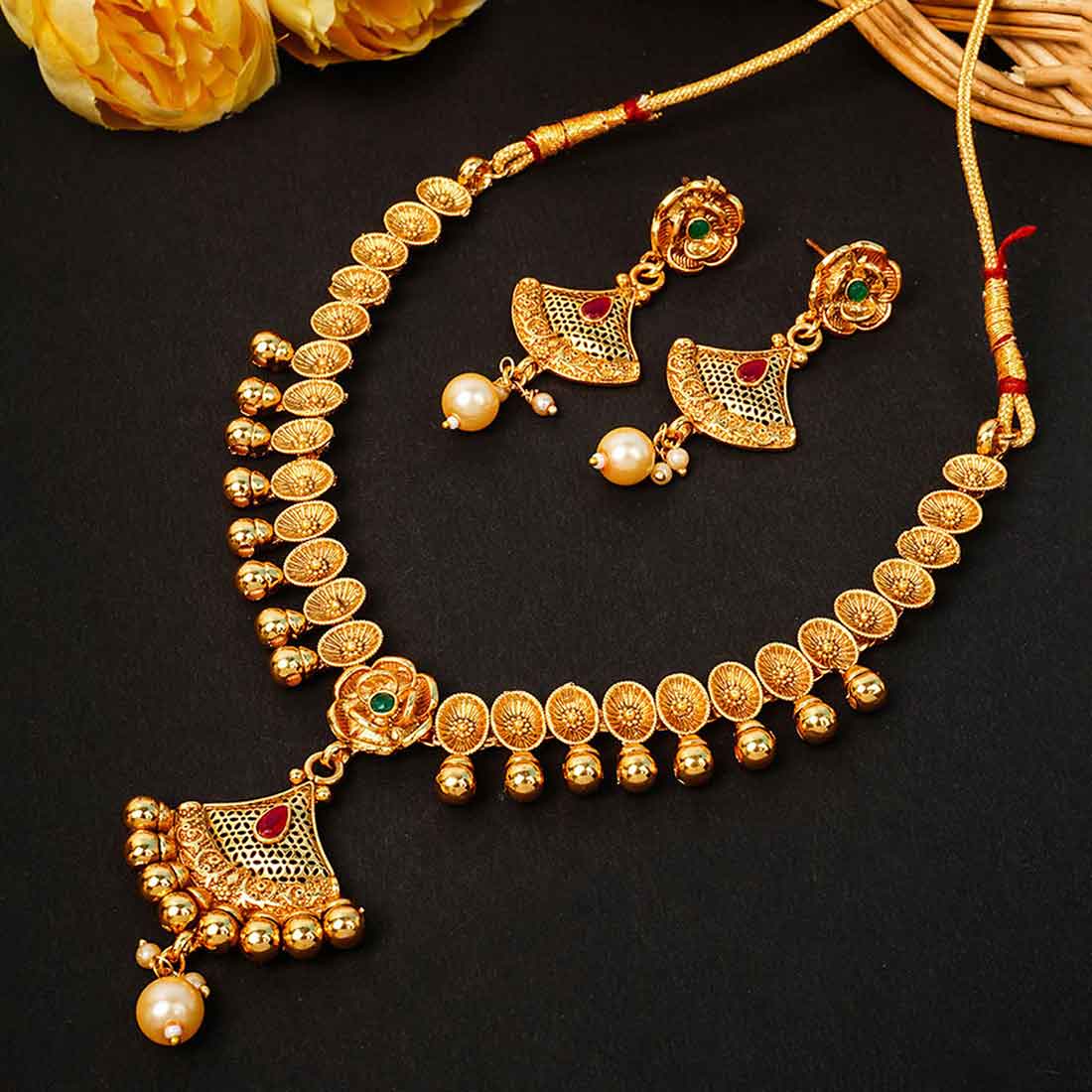 Elegant Gold Necklace Set
