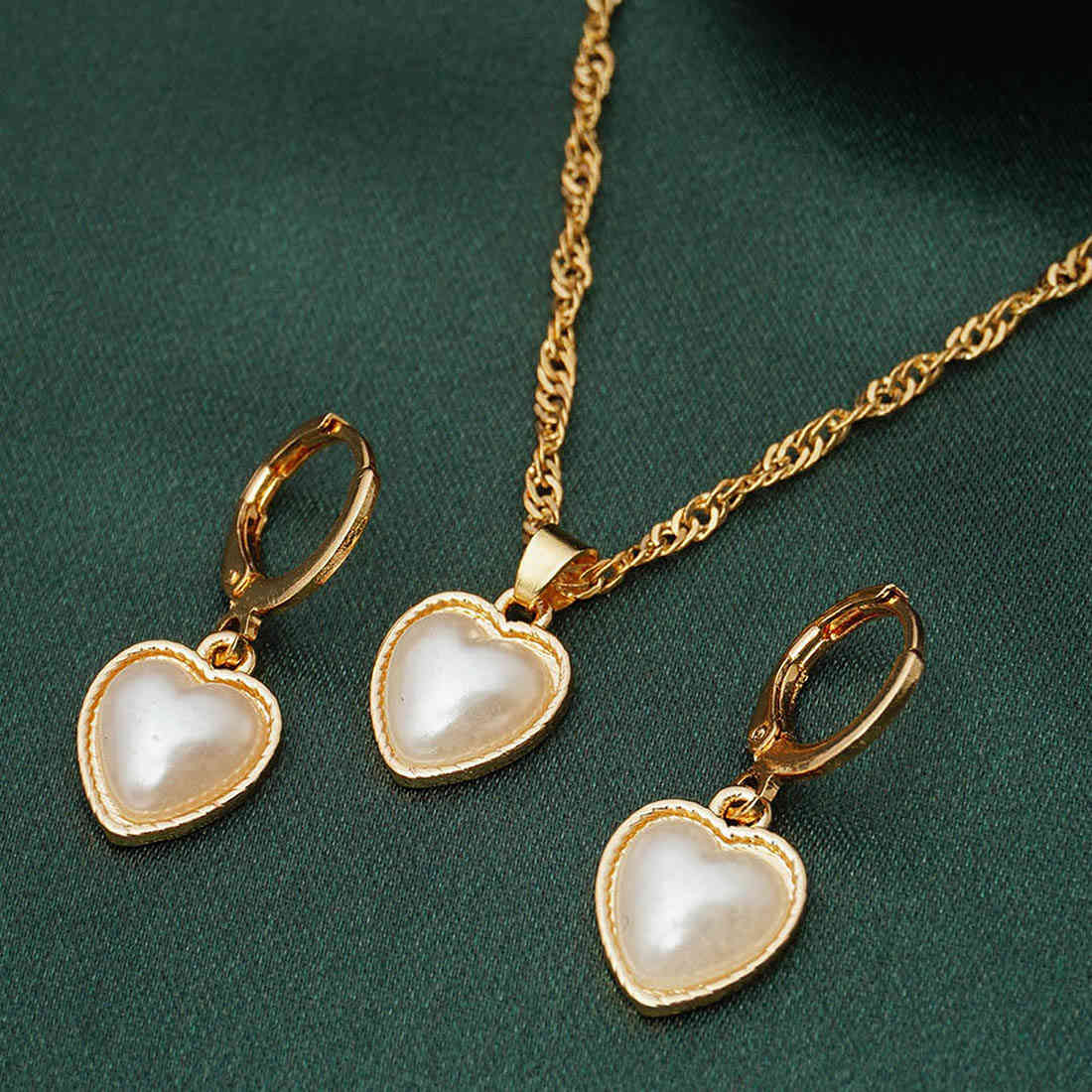 Pearl Heart Gold Lined Necklace Set