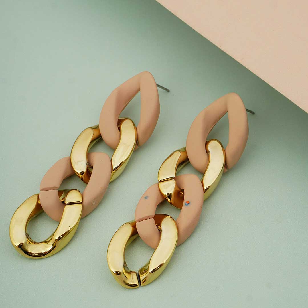 Beige Gold Curb Chain Earrings