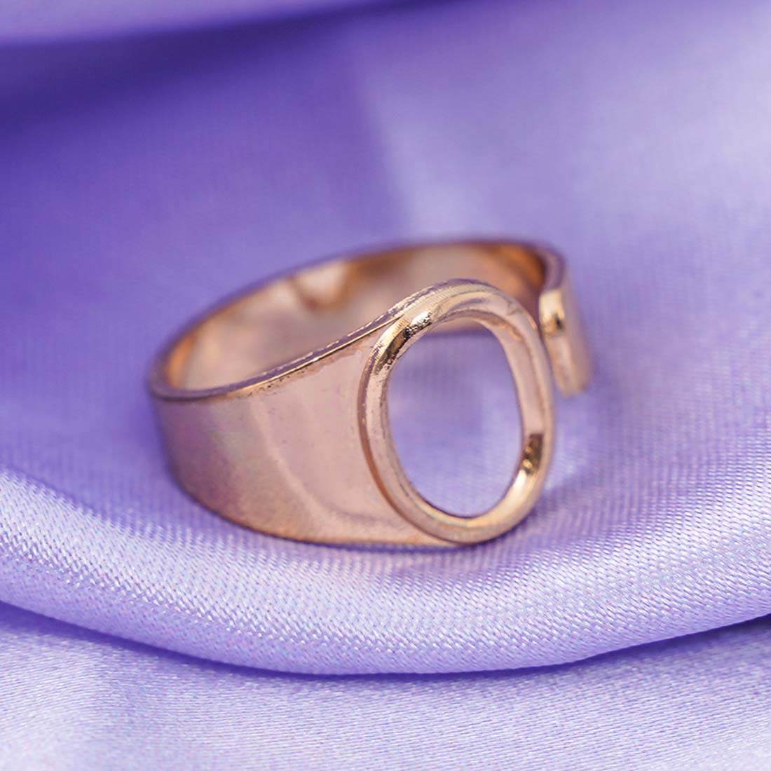 Alphabet O Gold Band Ring - Ferosh