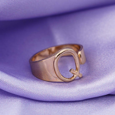 Alphabet Q Gold Band Ring - Ferosh