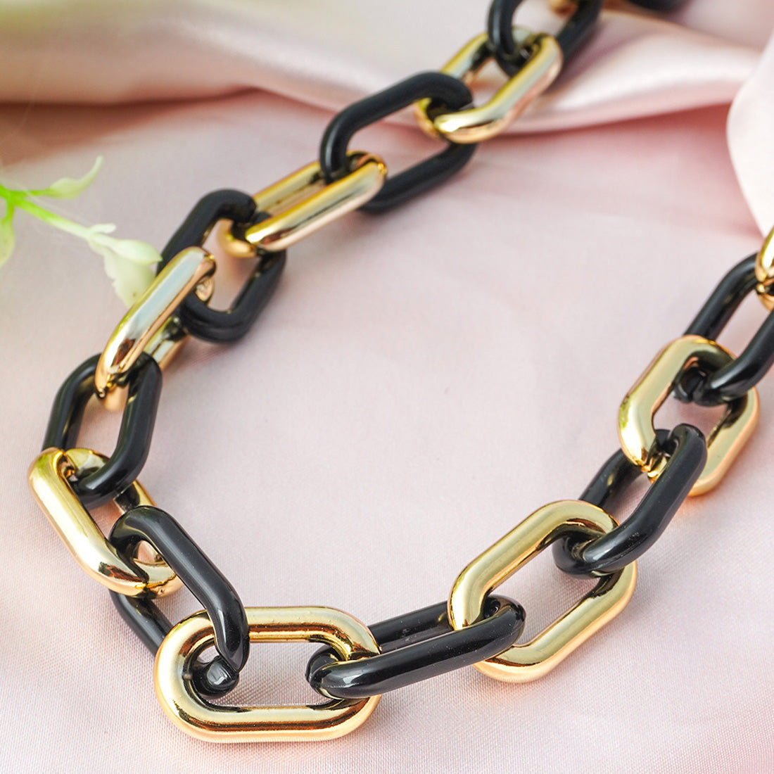 Black Links Gold Cable Chain Necklace