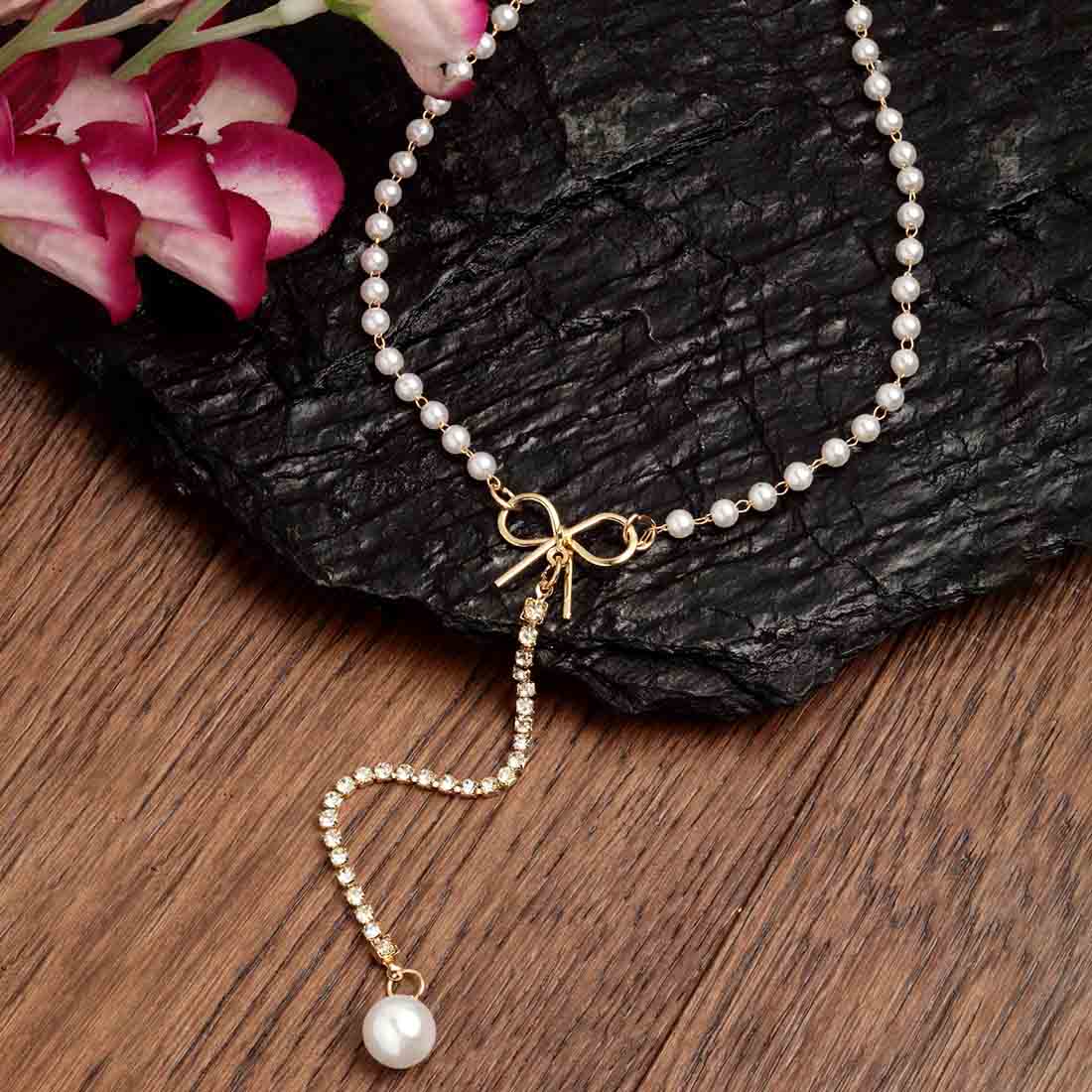 Bow Pearl Necklace
