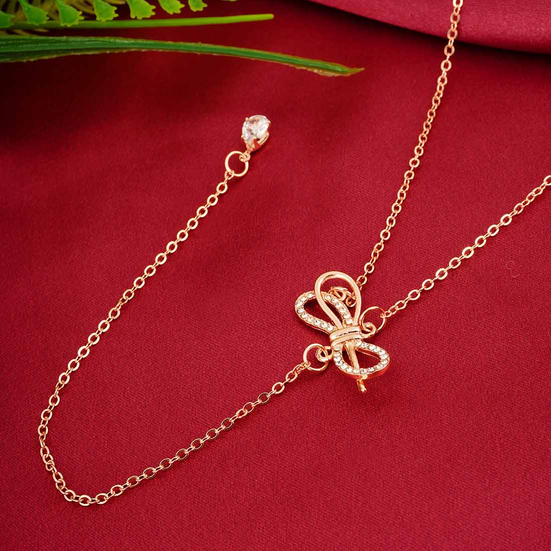 Erving Rose Golden Bow Link Necklace