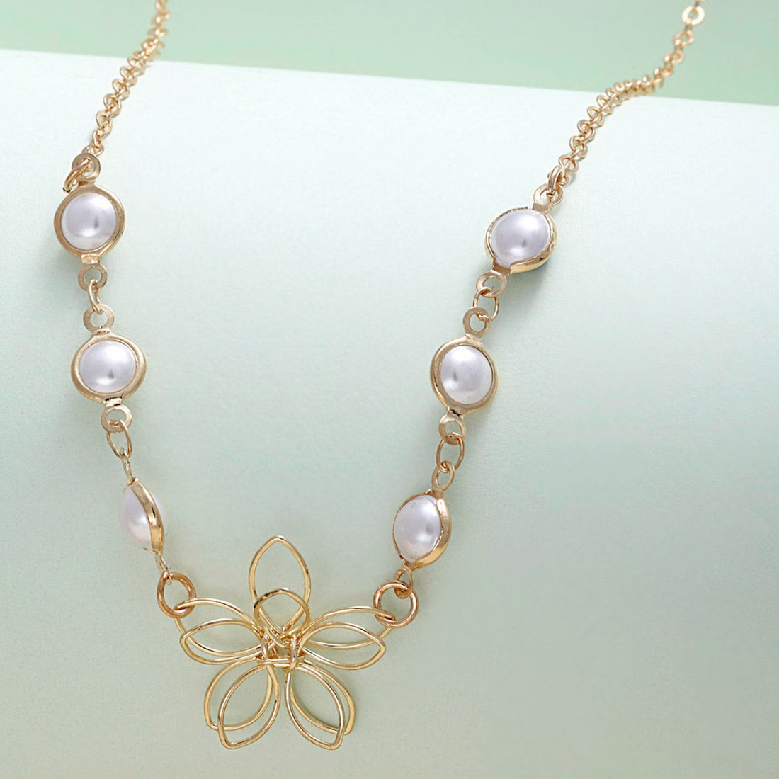 Florid Pearl Necklace