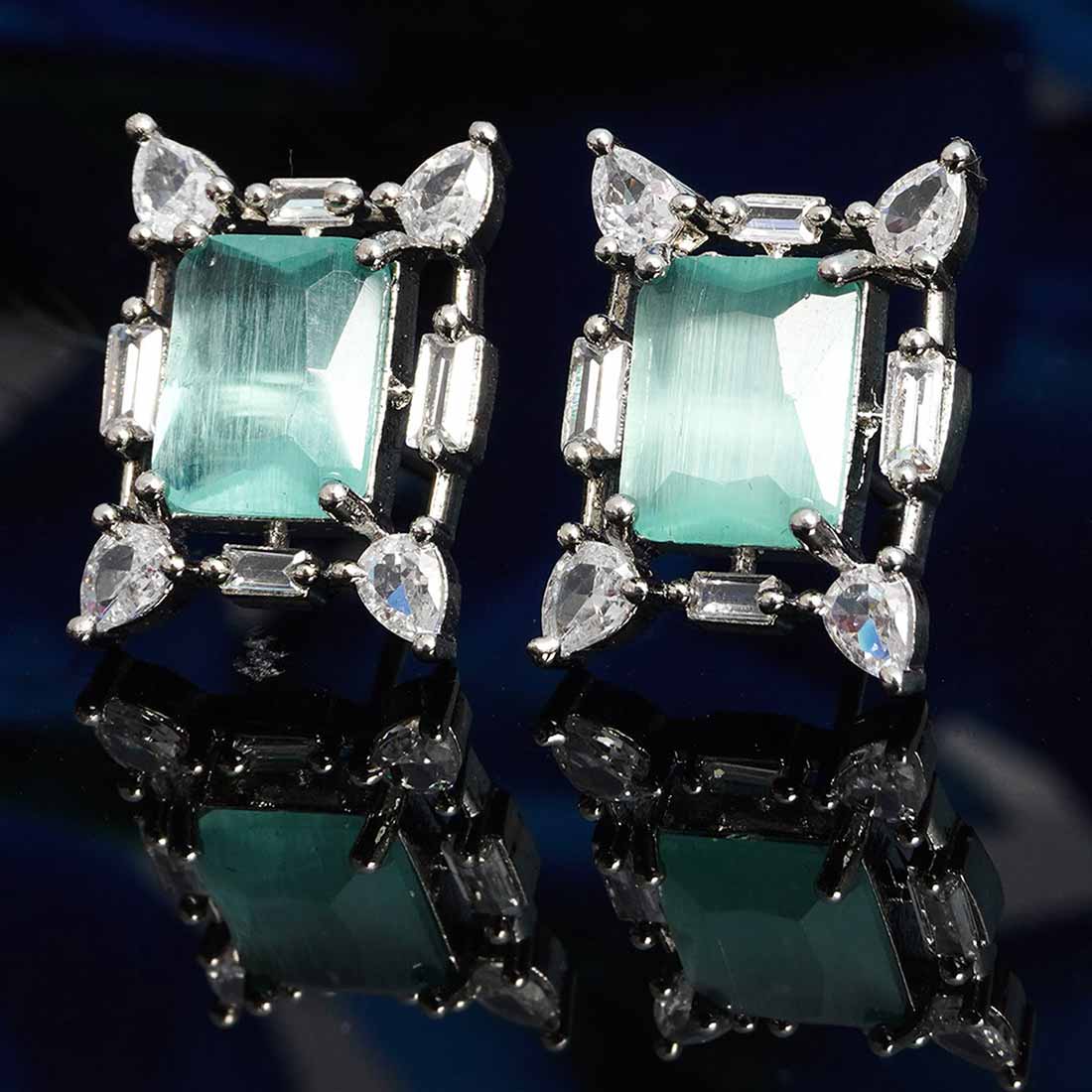 Green crystal stud earring