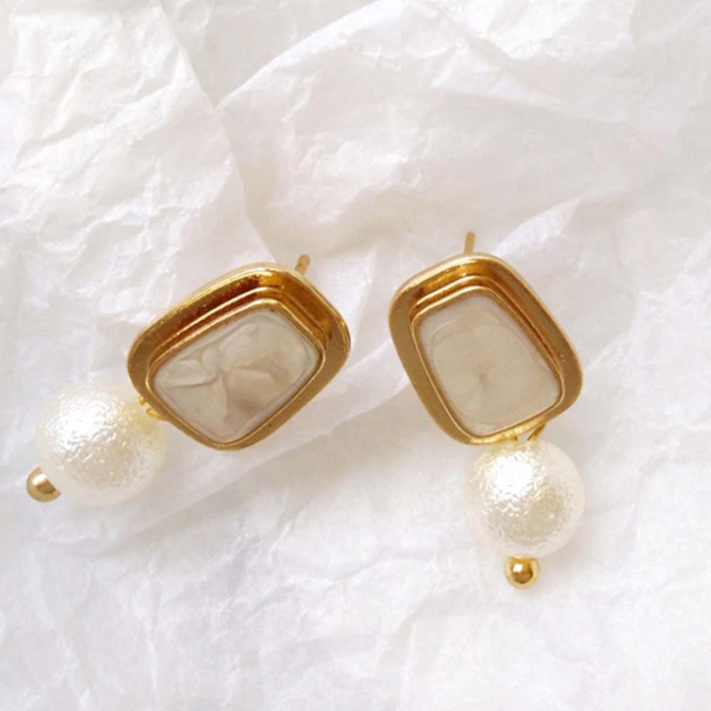 Ozias Charismatic White Pearl Golden Earrings