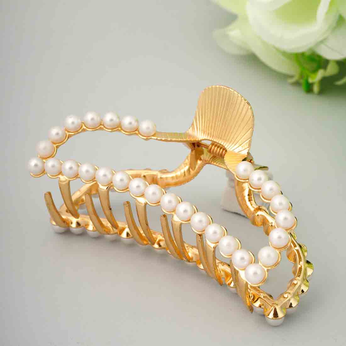 Pearl Lined Gold Hair Clutcher