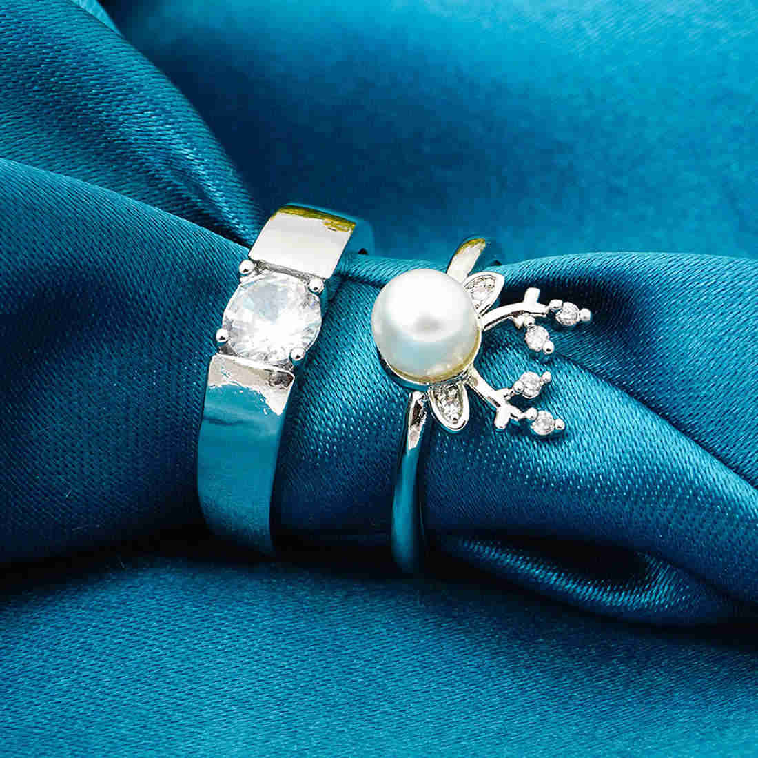 Reindeer Crystal Pearl Couple Rings