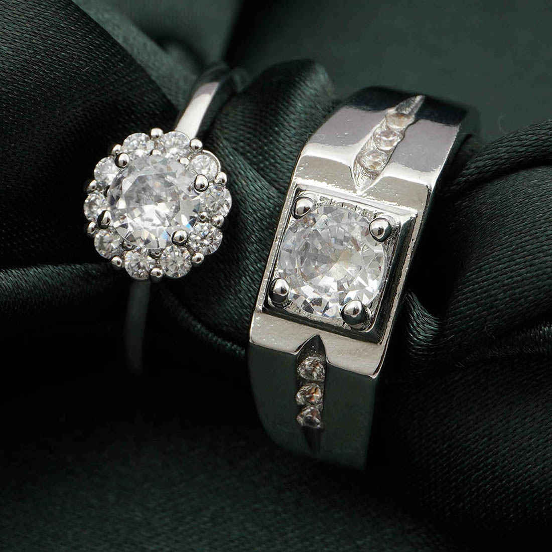 Round Crystal Lined Couple Rings