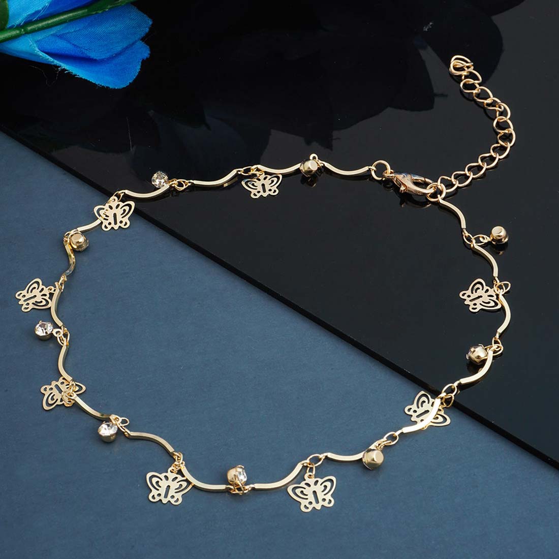 Women Gold Necklace and Chains