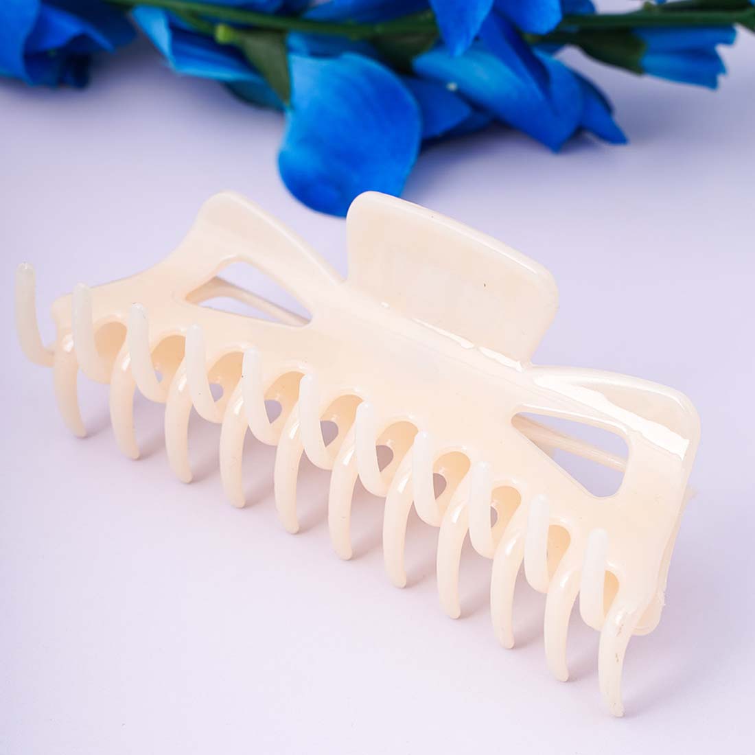Women White Claw Hair Accessory