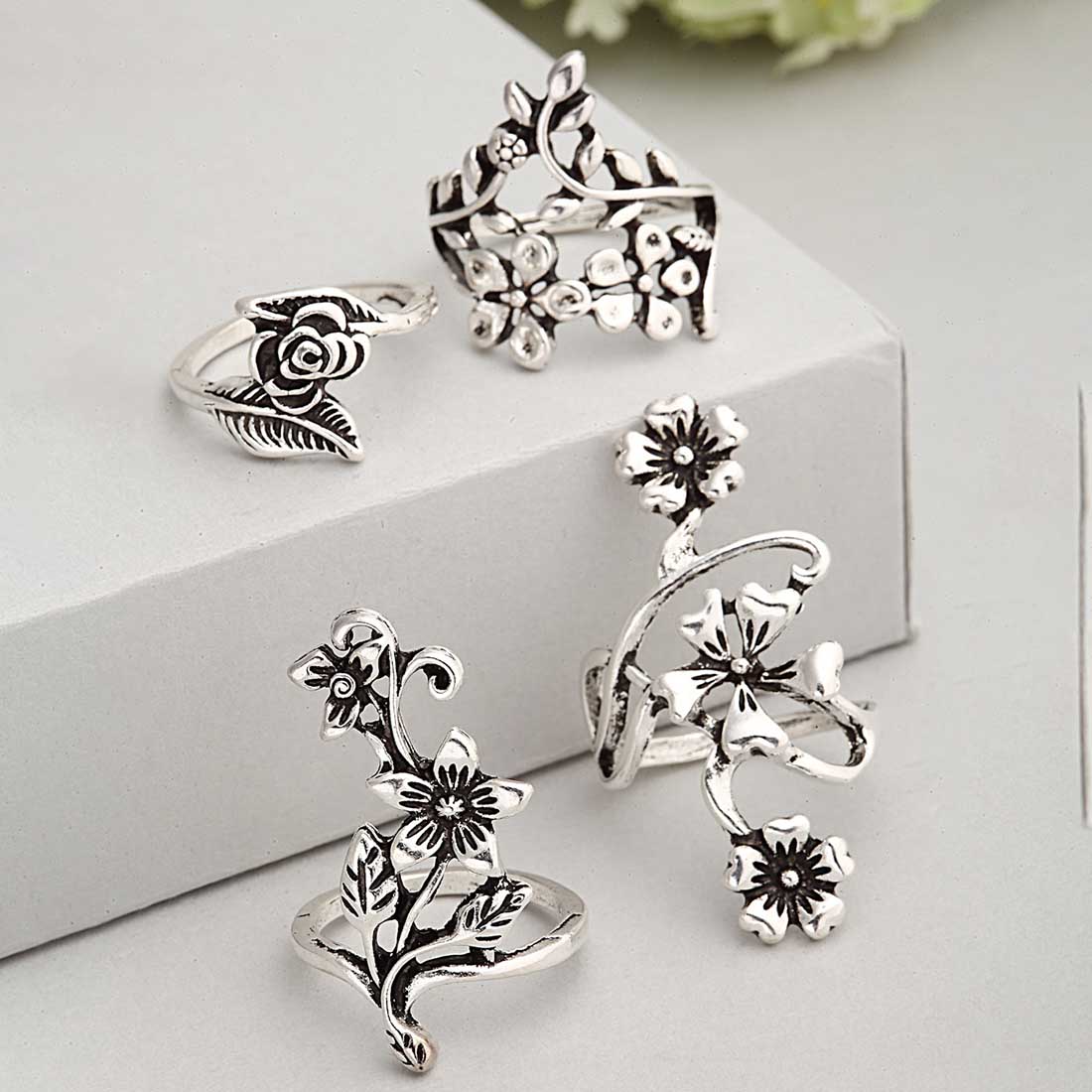 Zuri Floral Silver Ring Set of 4
